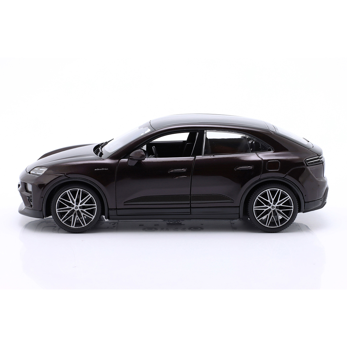 Автомодель Porsche Macan 4 Electric Bburago 1:24 Чорна — превʼю 7