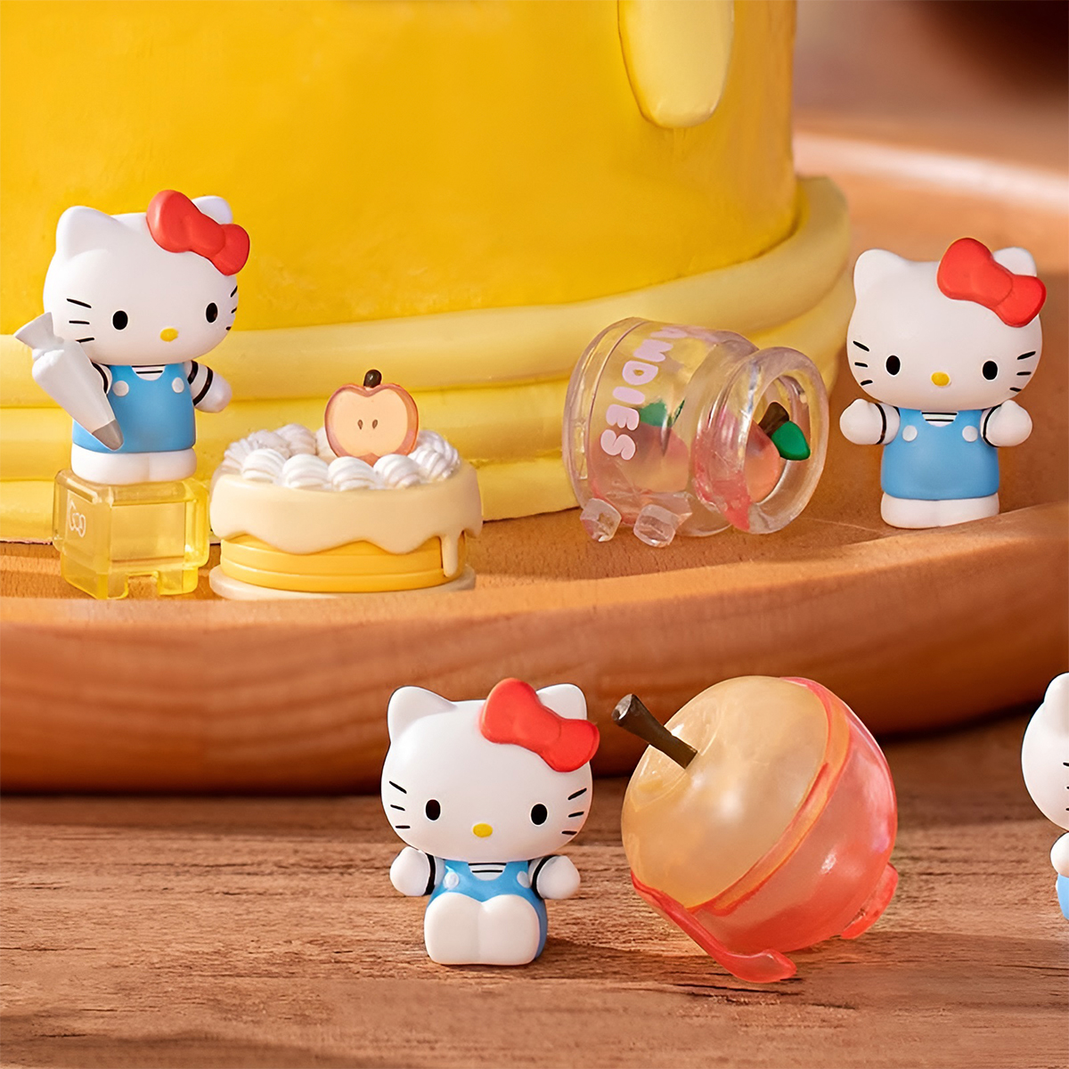 Фігурка Pop Top Hello Kitty – Яблучний воркшоп – Hello Kitty – 5 см — превʼю 10