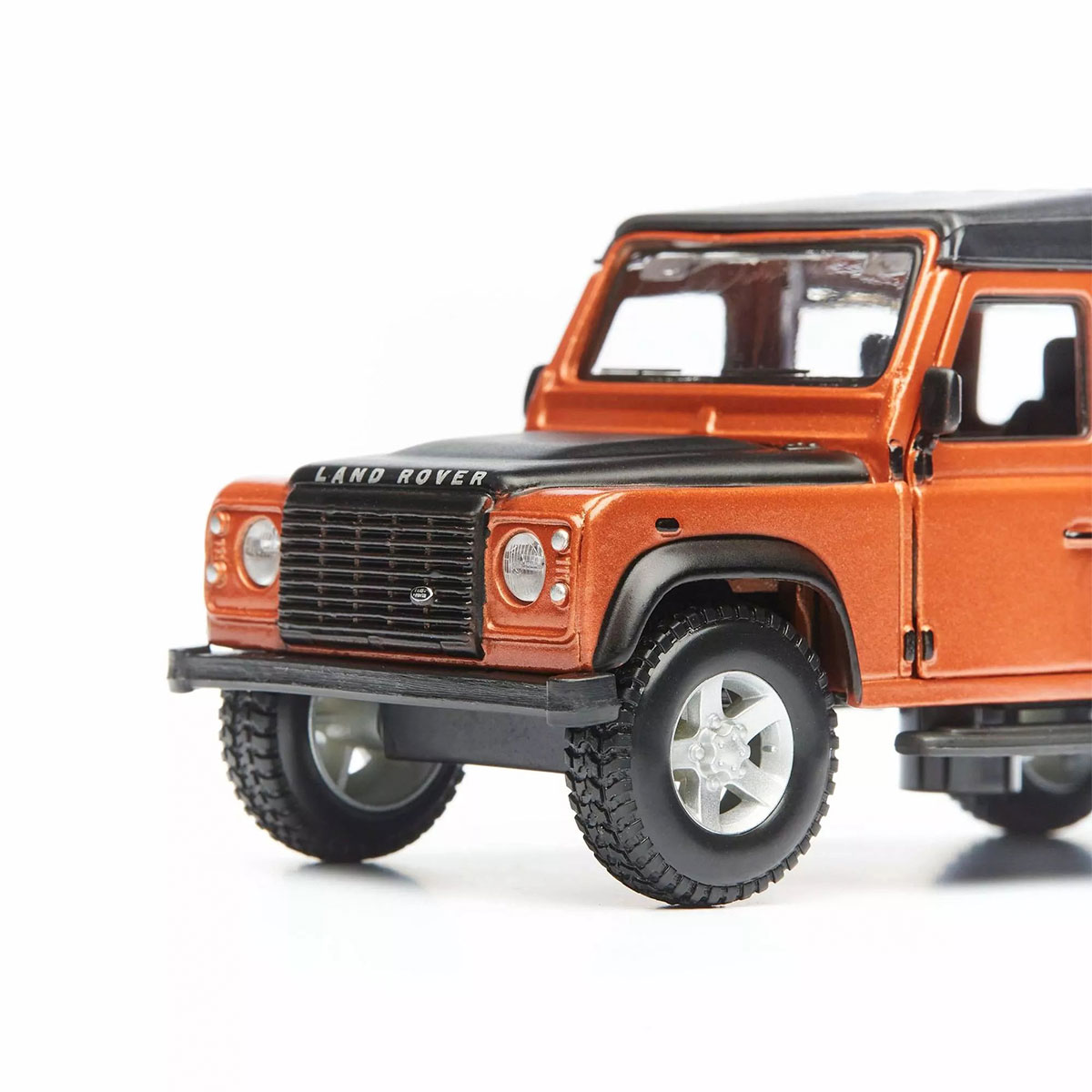 Автомодель Land Rover Defender 110 Bburago 1:32 металева — превʼю 18
