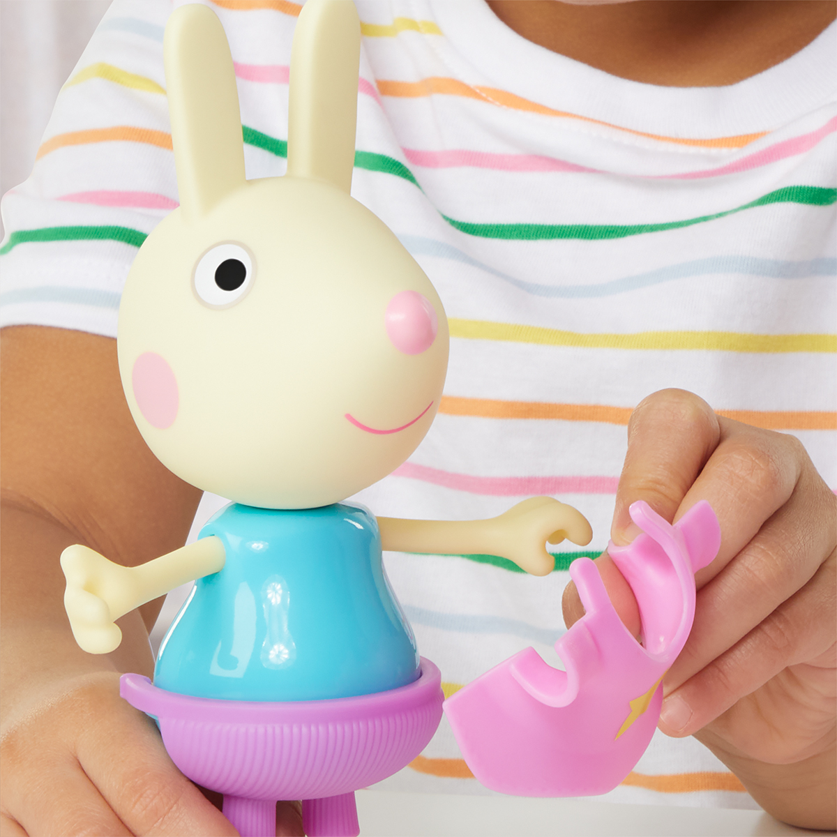 Ігровий набір Peppa Figurines Одягни Ребекку дитячий 15 cm з аксесуарами — превʼю 15