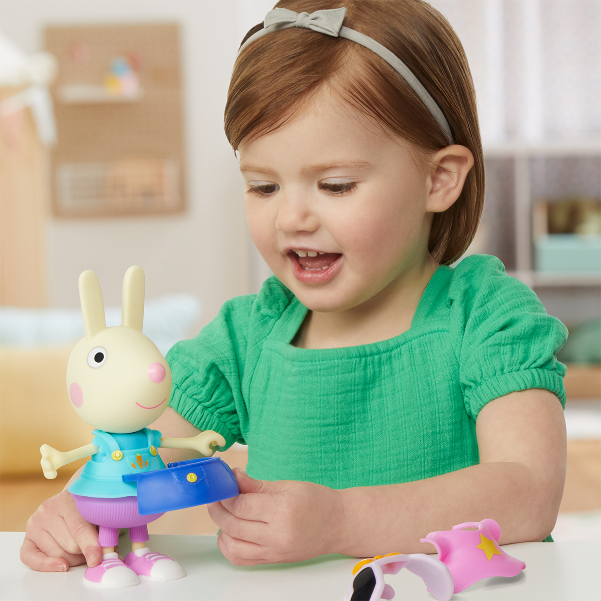 Ігровий набір Peppa Figurines Одягни Ребекку дитячий 15 cm з аксесуарами — превʼю 19