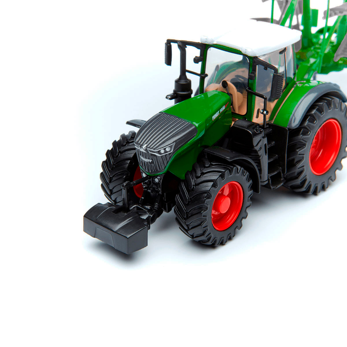 Трактор Bburago Fendt 1050 Vario з роторними граблями 10 см Червоно-зелений — превʼю 15