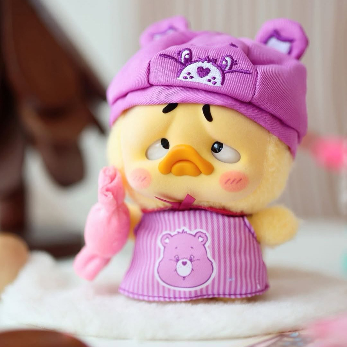 М'яка іграшка Pop Top Upset Duck x Care Bears — Будь веселкою (Be Rainbow) — превʼю 13
