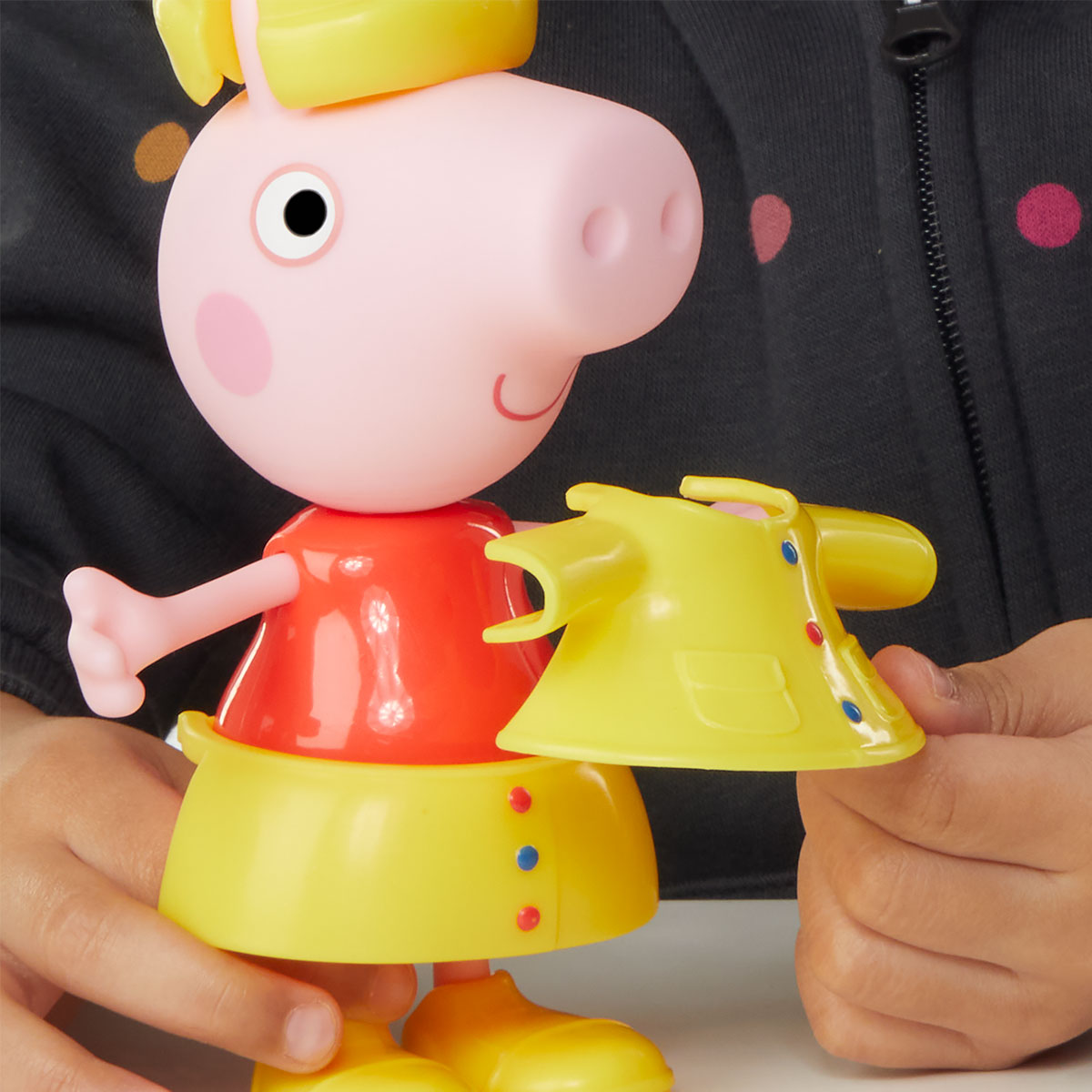 Ігровий набір дитячий Peppa Figurines Одягни Пеппу 15 см з аксесуарами — превʼю 18