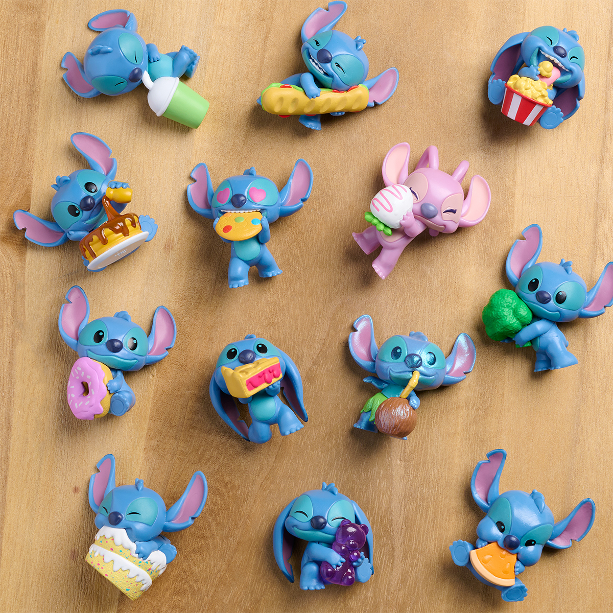 Фігурка-сюрприз Stitch у капсулі Стіч зі смаколиками — превʼю 15